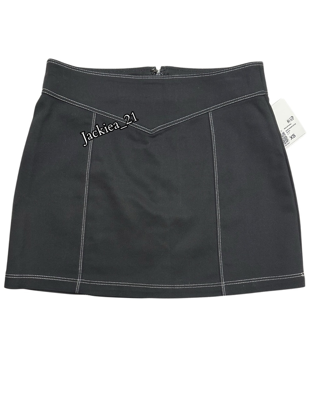 💙❤️ Forever 21 Black Mini Skirt with Contrast Stitching